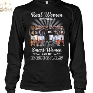 Real Women Love Football Smart Women And The Cincinnati Bengals Signature Unisex T-Shirt